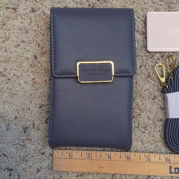 NEW Phone/credit card leather purse w/strap. - Picture 5 of 8